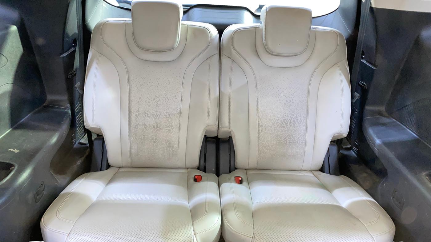 2021 Mahindra XUV700 AX 7 P MT 7 STR, Petrol, Manual, 42,941 km, Third Seat Row ( optional )