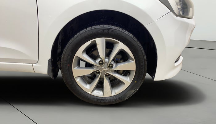 2017 Hyundai Elite i20 ASTA 1.2 DUAL TONE, Petrol, Manual, 50,403 km, Right Front Wheel