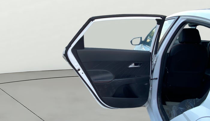 2024 Hyundai Verna SX (O) 1.5 TURBO PETROL DCT, Petrol, Automatic, 3,081 km, LHS Rear Door