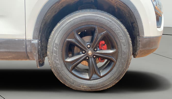 2020 Tata Harrier XZA 2.0L, Diesel, Automatic, 1,34,949 km, Right Front Wheel