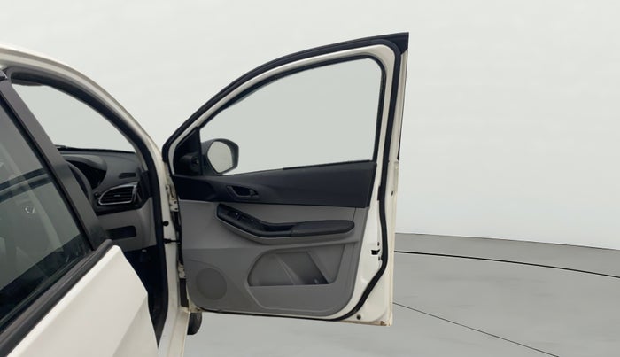 2023 Tata Tiago XT PETROL, Petrol, Manual, 5,425 km, RHS Front Door