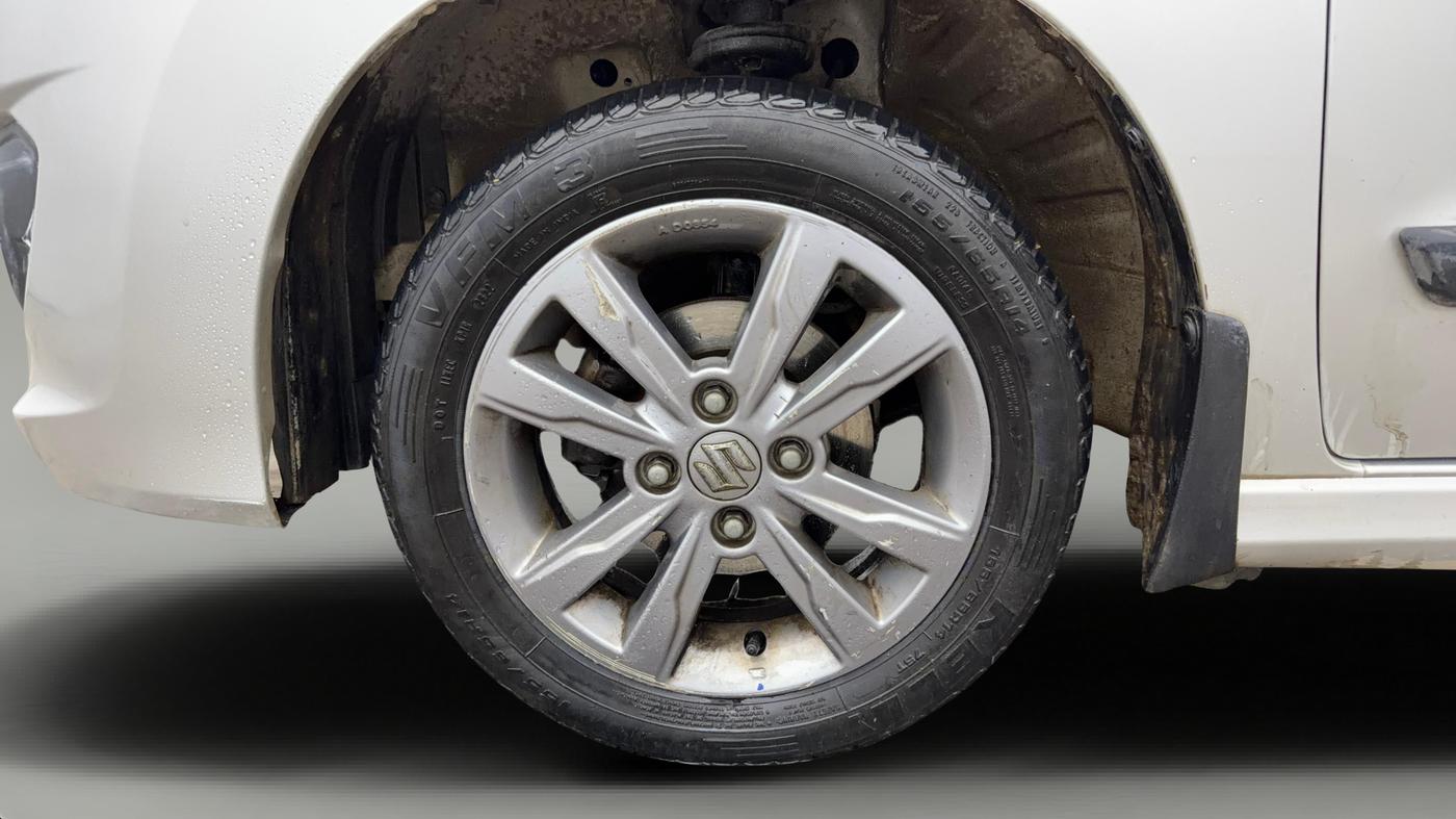 2014 Maruti Wagon R Stingray VXI, Petrol, Manual, 1,13,341 km, Left Front Wheel