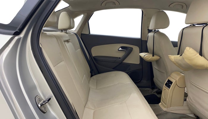 2013 Volkswagen Vento HIGHLINE DIESEL 1.6, Diesel, Manual, 99,563 km, Right Side Rear Door Cabin