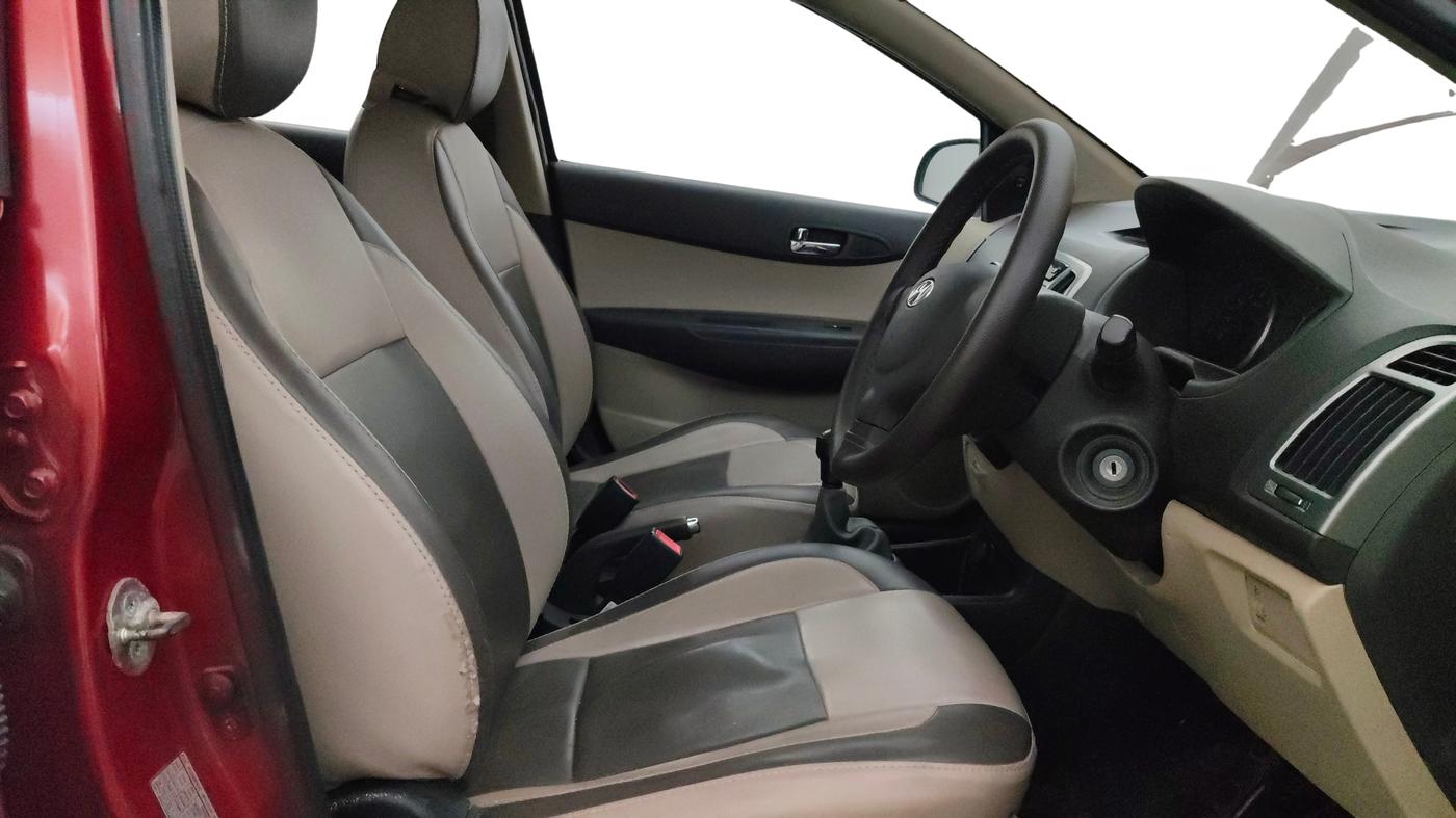 2013 Hyundai i20 MAGNA 1.2, Petrol, Manual, 32,194 km, Right Side Front Door Cabin