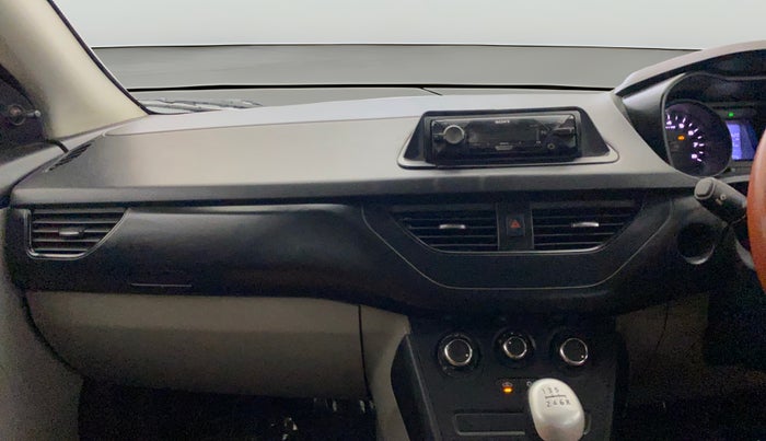 2018 Tata NEXON XE PETROL, Petrol, Manual, 72,411 km, Air Conditioner