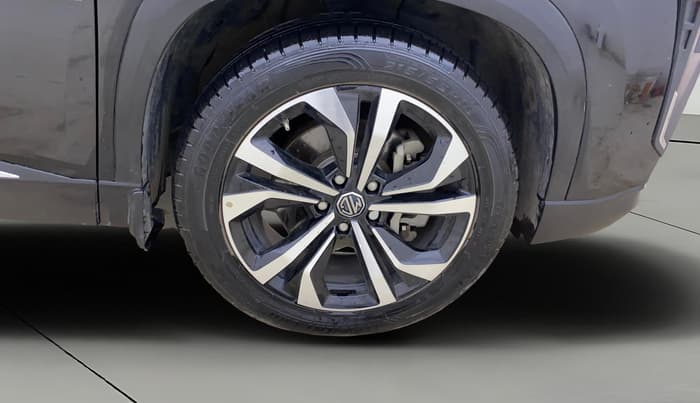 2024 MG HECTOR SAVVY PRO 1.5 TURBO CVT PETROL, Petrol, Automatic, 11,193 km, Right Front Wheel