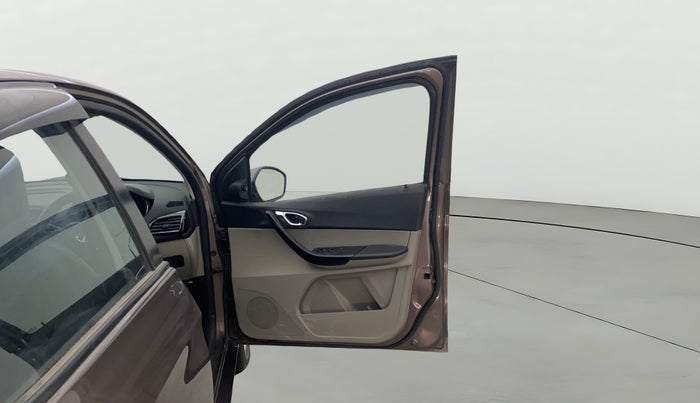 2018 Tata Tiago XZ PETROL, Petrol, Manual, 40,308 km, RHS Front Door