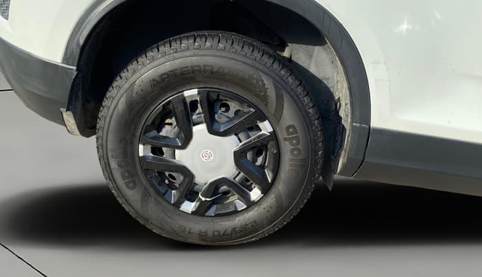 2021 Tata Harrier XMA 2.0L KRYOTEC, Diesel, Automatic, 93,588 km, Right Rear Wheel