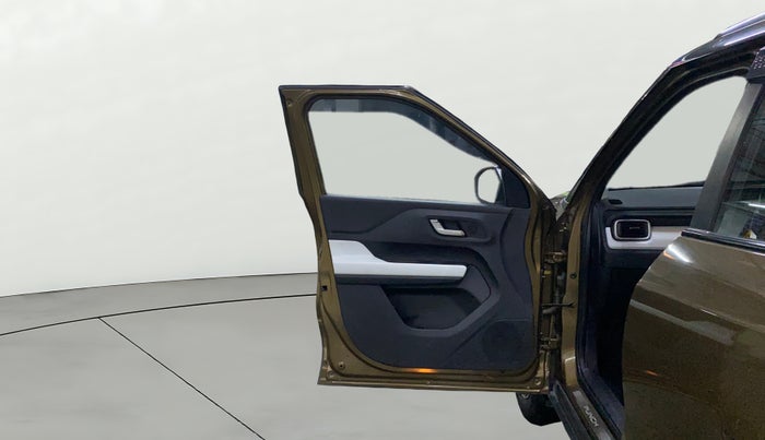 2023 Tata PUNCH CREATIVE AMT 1.2 RTN DUAL TONE, Petrol, Automatic, 30,699 km, LHS Front Door