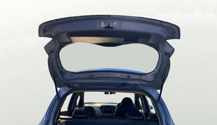 2015 Hyundai Grand i10 ASTA 1.2 KAPPA VTVT, Petrol, Manual, 68,973 km, Boot Door Open