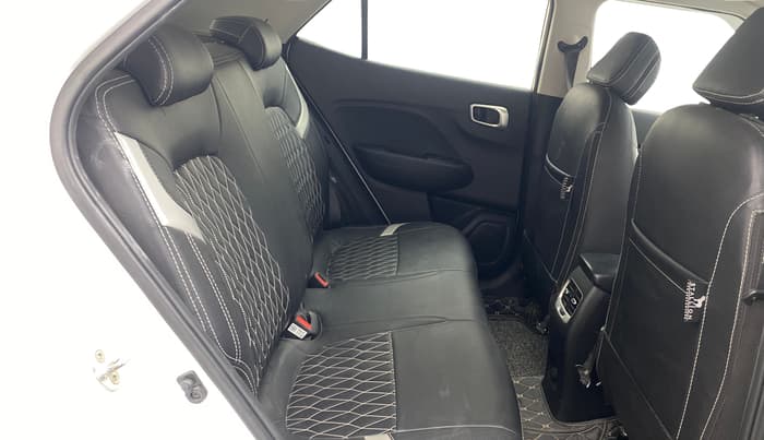 2021 Hyundai VENUE SX PLUS 1.0 TURBO DCT, Petrol, Automatic, 63,727 km, Right Side Rear Door Cabin