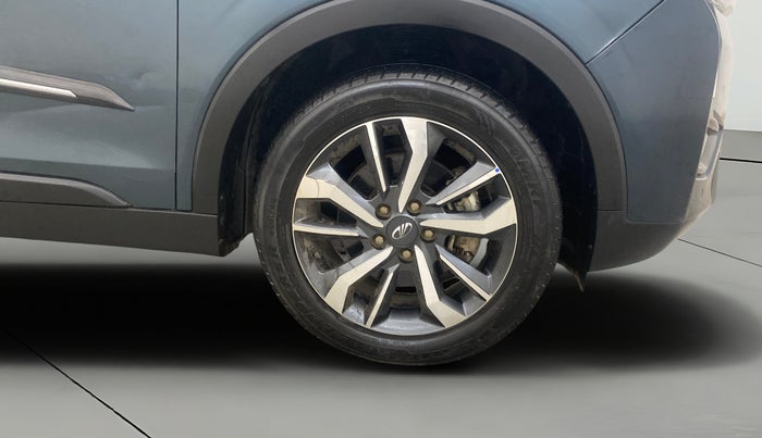 2021 Mahindra XUV300 W8 (O) 1.5 DIESEL, Diesel, Manual, 46,056 km, Right Front Wheel