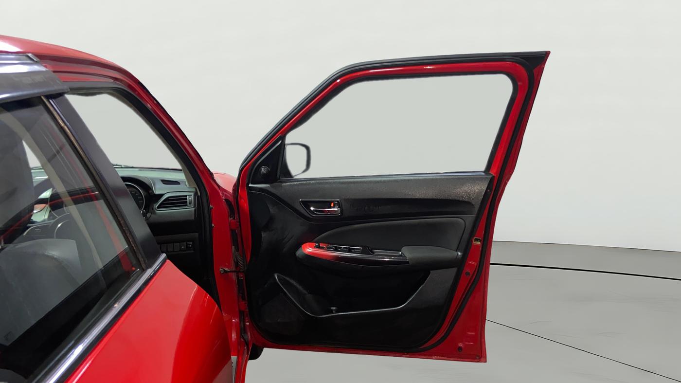 2018 Maruti Swift VXI, Petrol, Manual, 73,349 km, RHS Front Door