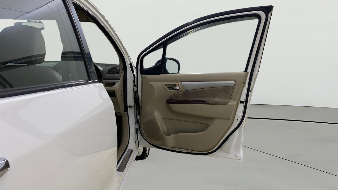 2015 Maruti Ertiga VDI, Diesel, Manual, 82,454 km, RHS Front Door
