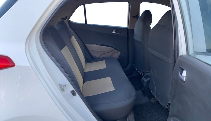 2017 Hyundai Grand i10 SPORTZ 1.2 KAPPA VTVT, Petrol, Manual, 97,124 km, Right Side Rear Door Cabin