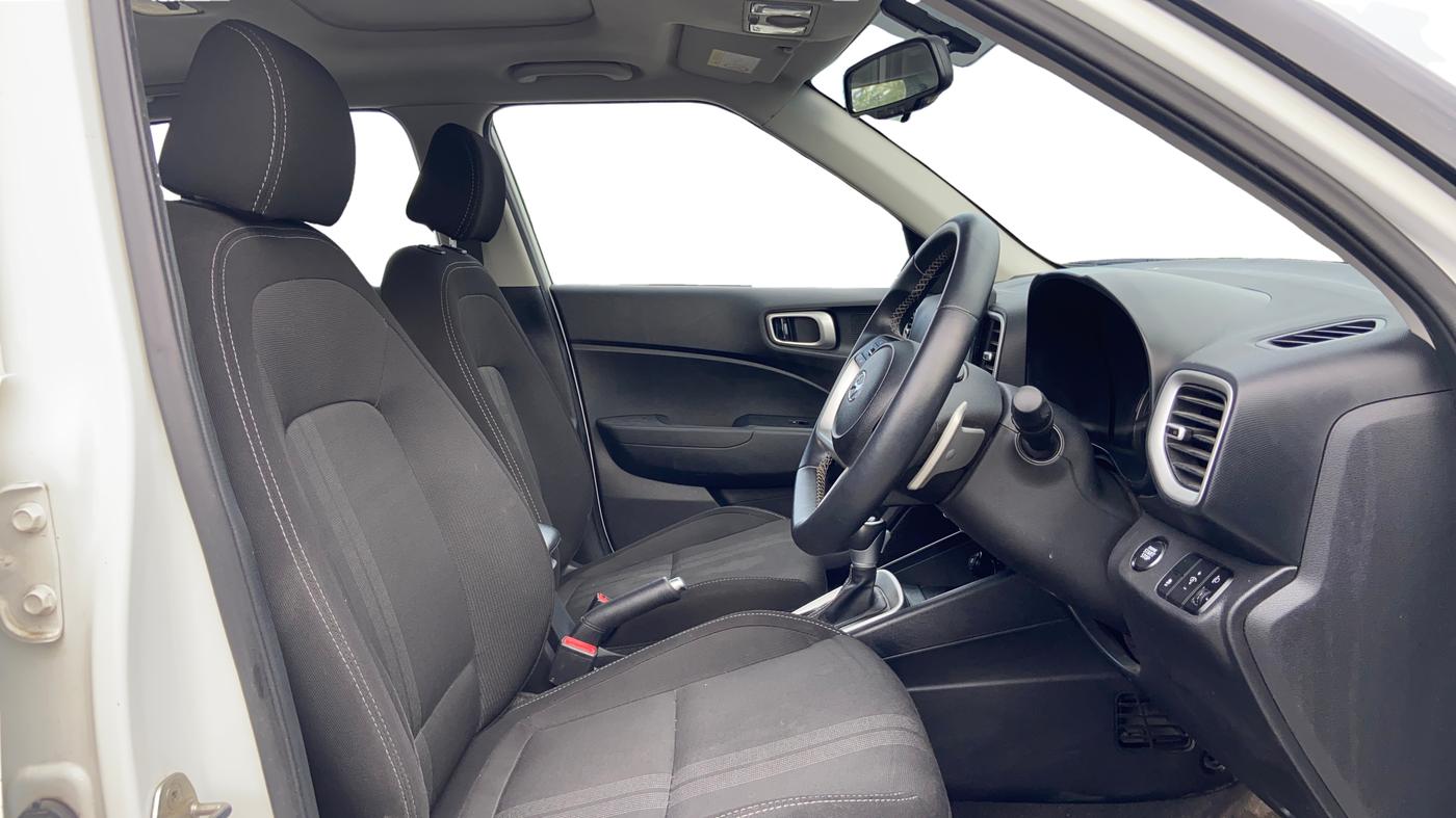 2020 Hyundai VENUE SX PLUS 1.0 TURBO DCT, Petrol, Automatic, 76,992 km, Right Side Front Door Cabin
