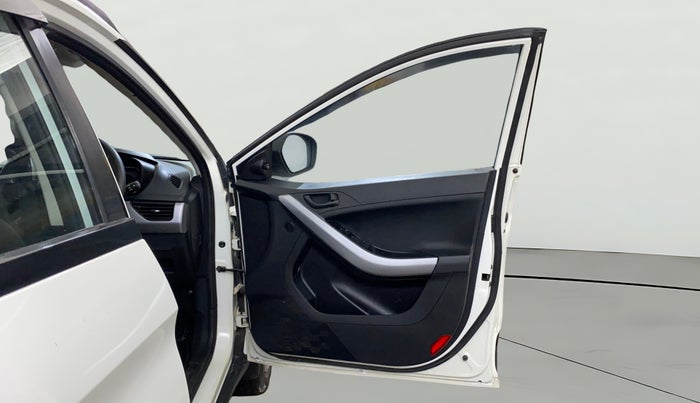 2022 Tata NEXON XM SUNROOF PETROL, Petrol, Manual, 12,782 km, RHS Front Door