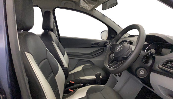 2022 Tata Tiago XM CNG, CNG, Manual, 30,169 km, Right Side Front Door Cabin