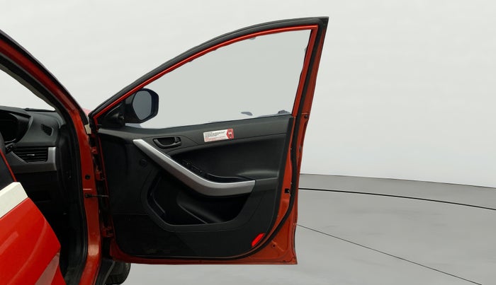 2022 Tata NEXON XMA SUNROOF PETROL, Petrol, Automatic, 37,447 km, RHS Front Door