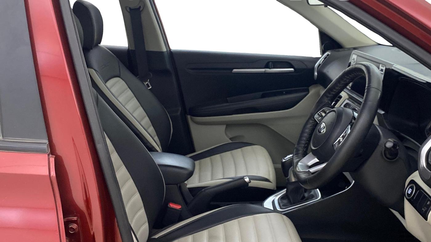 2021 KIA SONET HTX 1.0 IMT, Petrol, Manual, 34,313 km, Right Side Front Door Cabin