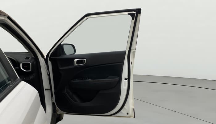 2022 Hyundai VENUE SX PLUS 1.0 TURBO DCT DUAL TONE, Petrol, Automatic, 24,238 km, RHS Front Door
