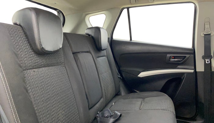 2016 Maruti S Cross ZETA 1.3, Diesel, Manual, 1,11,047 km, Right Side Rear Door Cabin