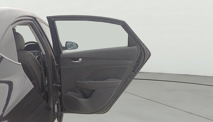 2022 Hyundai Verna SX (O) 1.0 TURBO DCT, Petrol, Automatic, 41,686 km, RHS Rear Door