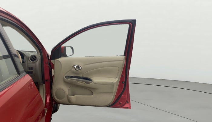 2013 Nissan Sunny XV DIESEL, Diesel, Manual, 1,20,954 km, RHS Front Door