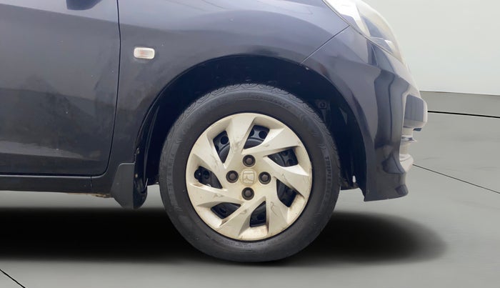 2013 Honda Amaze 1.5L I-DTEC S, Diesel, Manual, 1,09,872 km, Right Front Wheel