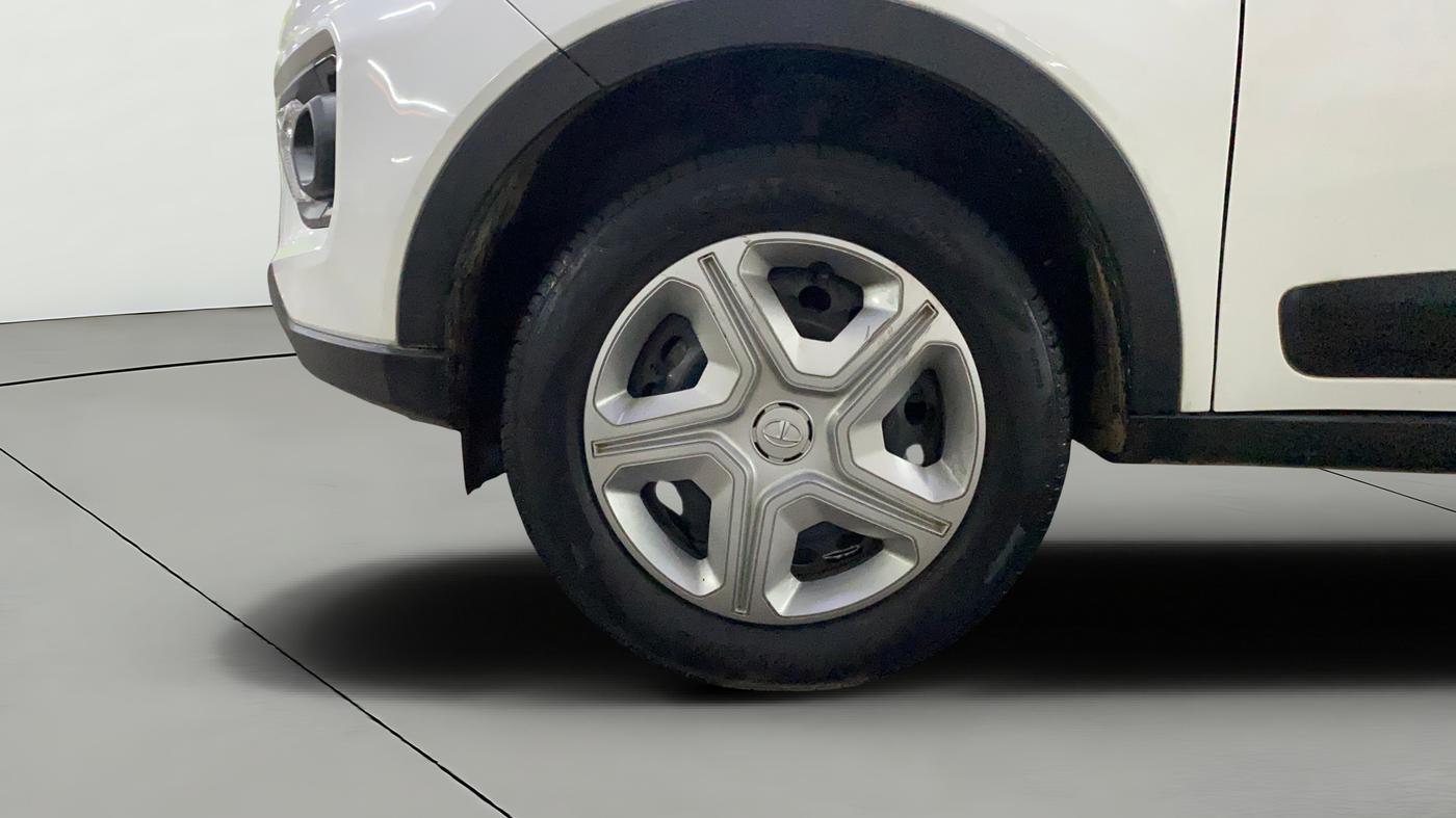2022 Tata NEXON XM DIESEL, Diesel, Manual, 92,367 km, Left Front Wheel