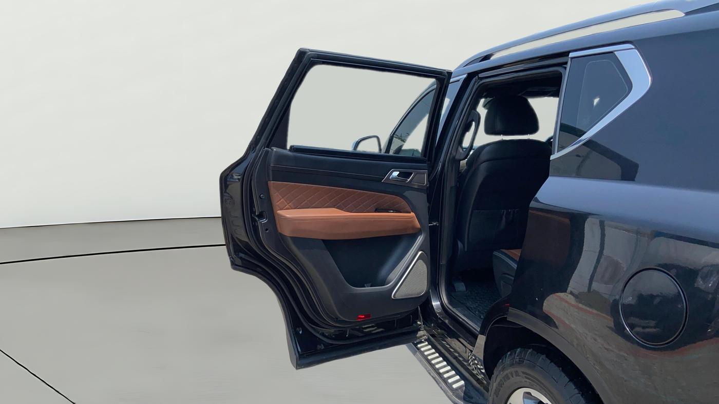 2019 Mahindra ALTURAS G4 4WD AT, Diesel, Automatic, 1,43,089 km, LHS Rear Door