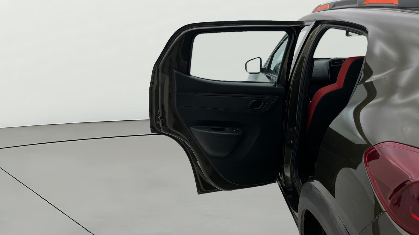 2025 Renault Kwid RXT 1.0 AMT, Petrol, Automatic, 16,638 km, LHS Rear Door