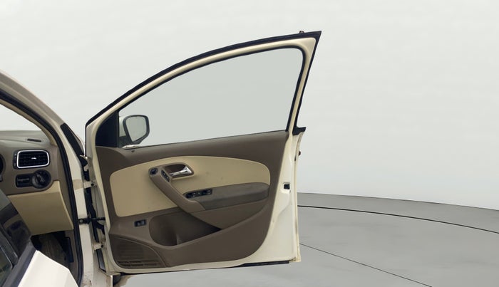 2012 Skoda Rapid AMBITION 1.6 TDI CR MT PLUS, Diesel, Manual, 1,10,617 km, RHS Front Door