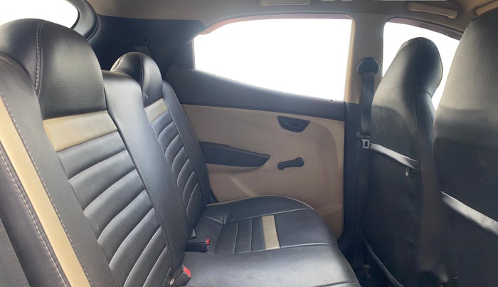 2015 Hyundai Eon MAGNA +, Petrol, Manual, 77,507 km, Right Side Rear Door Cabin