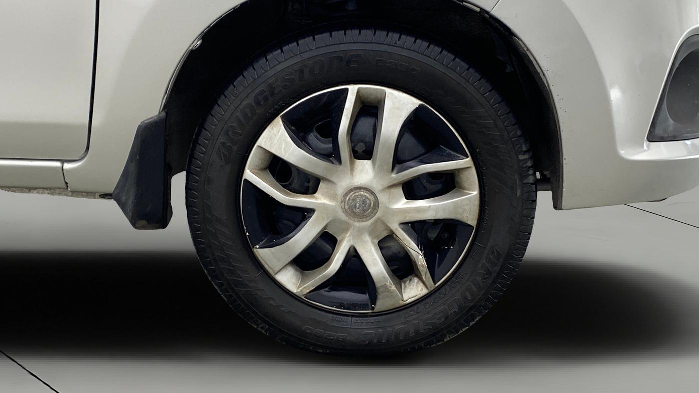 2018 Maruti Alto K10 VXI, Petrol, Manual, 45,434 km, Right Front Wheel