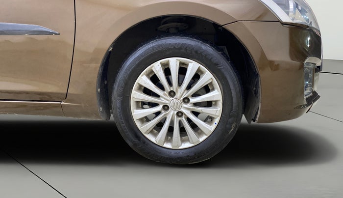 2015 Maruti Ciaz ZXI, Petrol, Manual, 94,892 km, Right Front Wheel