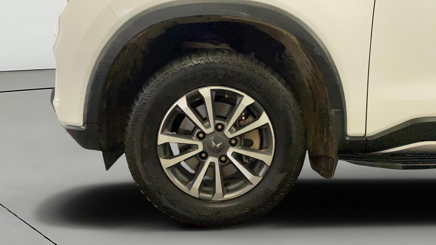 2023 Mahindra SCORPIO-N Z8 L DIESEL MT 2WD 7 STR, Diesel, Manual, 88,881 km, Left Front Wheel