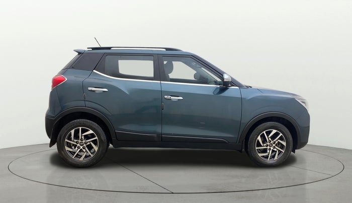2022 Mahindra XUV300 W8 (O) 1.2 PETROL AMT, Petrol, Automatic, 35,215 km, Right Side View