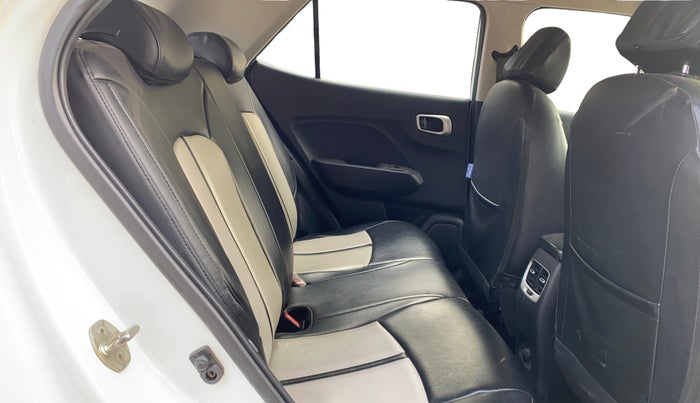 2019 Hyundai VENUE SX PLUS 1.0 TURBO DCT, Petrol, Automatic, 44,898 km, Right Side Rear Door Cabin