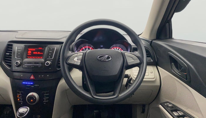 2022 Mahindra XUV300 W6 1.2 PETROL, Petrol, Manual, 26,436 km, Steering Wheel Close Up