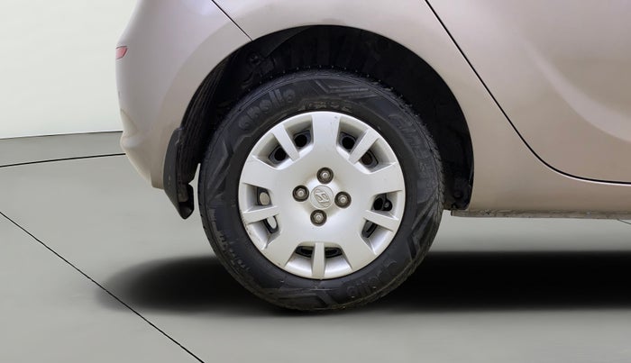 2013 Hyundai i20 MAGNA (O) 1.2, Petrol, Manual, 1,24,943 km, Right Rear Wheel