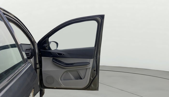 2023 Tata Tiago XT (O) PETROL, Petrol, Manual, 26,187 km, RHS Front Door