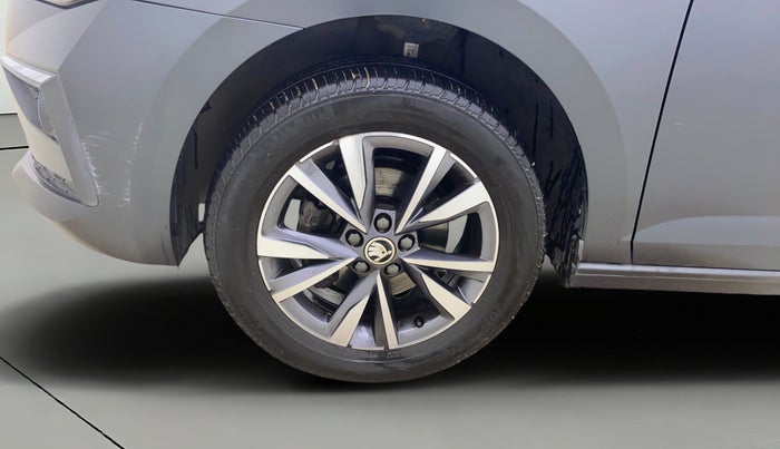 2023 Skoda SLAVIA STYLE 1.0L TSI MT, Petrol, Manual, 33,549 km, Left Front Wheel