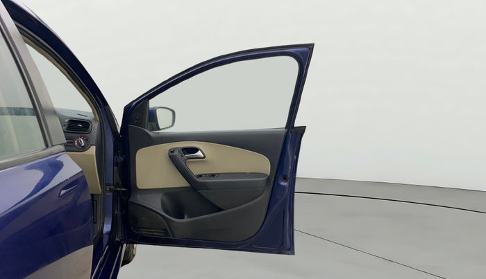 2013 Volkswagen Polo COMFORTLINE 1.2L, Diesel, Manual, 72,951 km, RHS Front Door