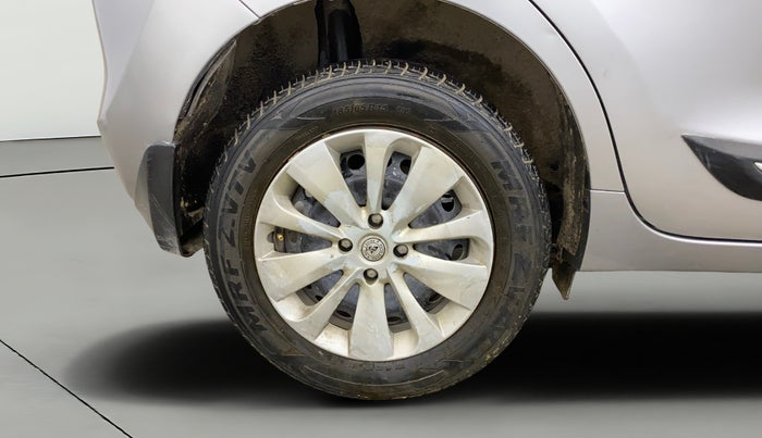 2017 Maruti Baleno DELTA PETROL 1.2, Petrol, Manual, 64,565 km, Right Rear Wheel