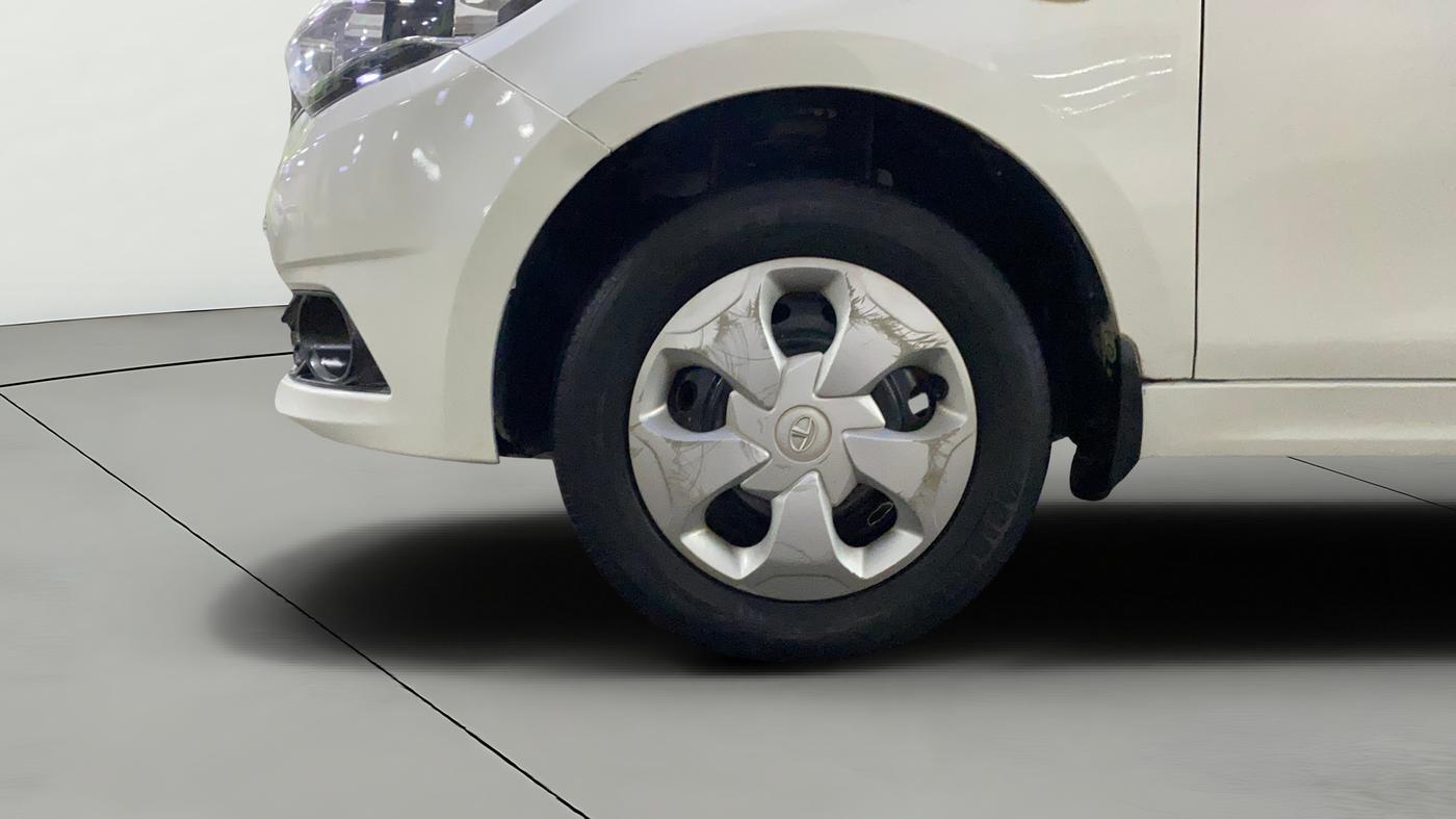 2017 Tata Tiago XT PETROL, Petrol, Manual, 45,432 km, Left Front Wheel