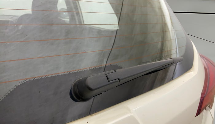 2023 Mahindra XUV300 W8 1.2 PETROL, Petrol, Manual, 28,310 km, Rear Wiper