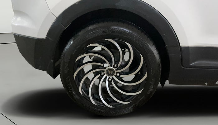 2016 Hyundai Creta E PLUS 1.6 PETROL, CNG, Manual, 1,25,577 km, Right Rear Wheel