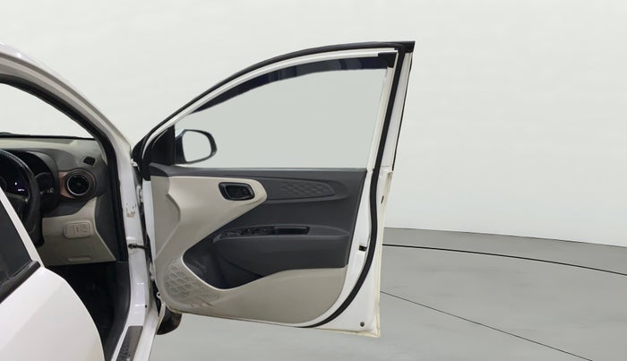 2022 Hyundai AURA S 1.2 CNG, CNG, Manual, 62,265 km, RHS Front Door