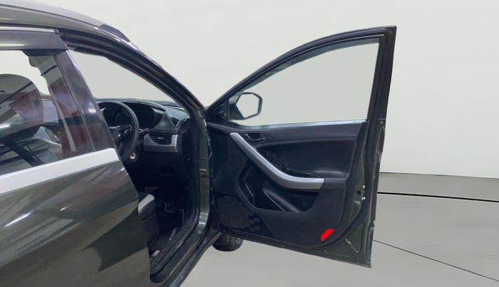 2020 Tata NEXON XM SUNROOF PETROL, Petrol, Manual, 96,060 km, RHS Front Door